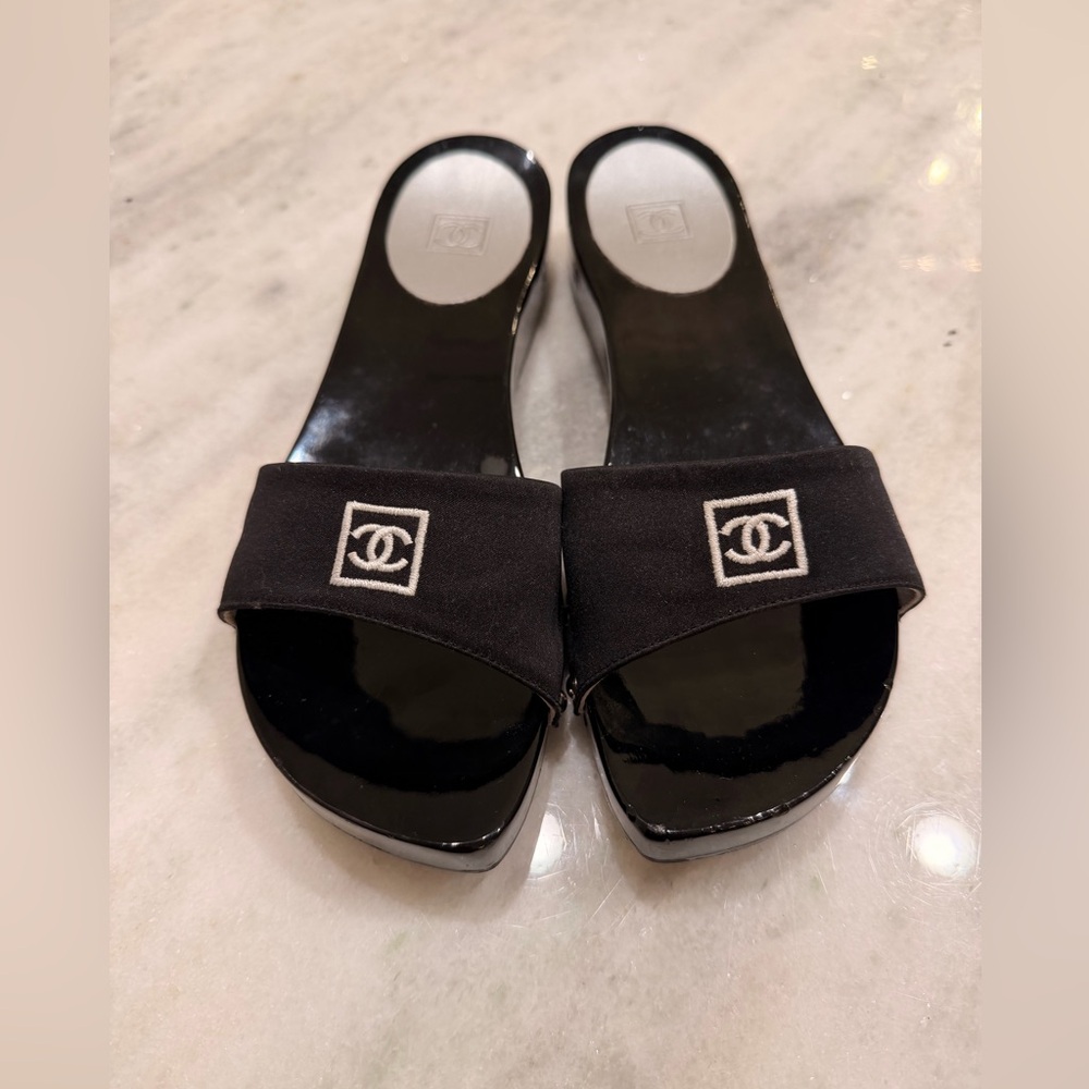 Chanel CC Logo Mules (Size 37) Black Wood Sole Authentic - Picture 4 of 8